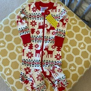 NWT Organic baby Christmas pajamas from Hanna Andersson. Unisex, 12-18 mo (75)